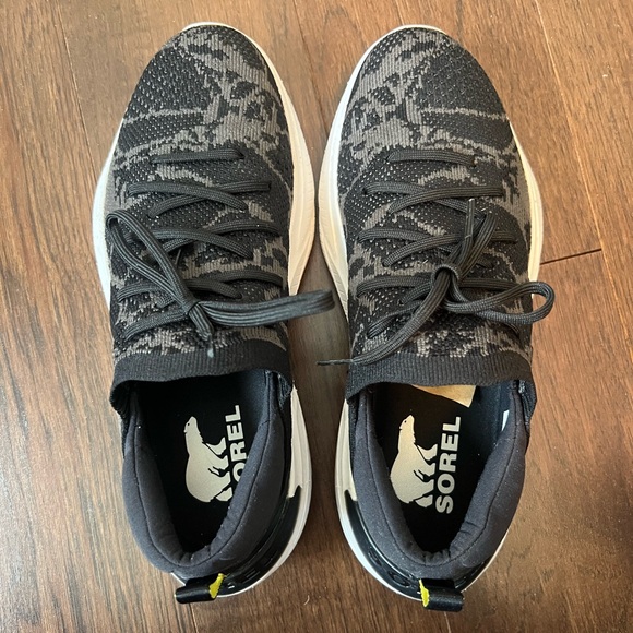 Sorel Black Womans Runners - Picture 2 of 3